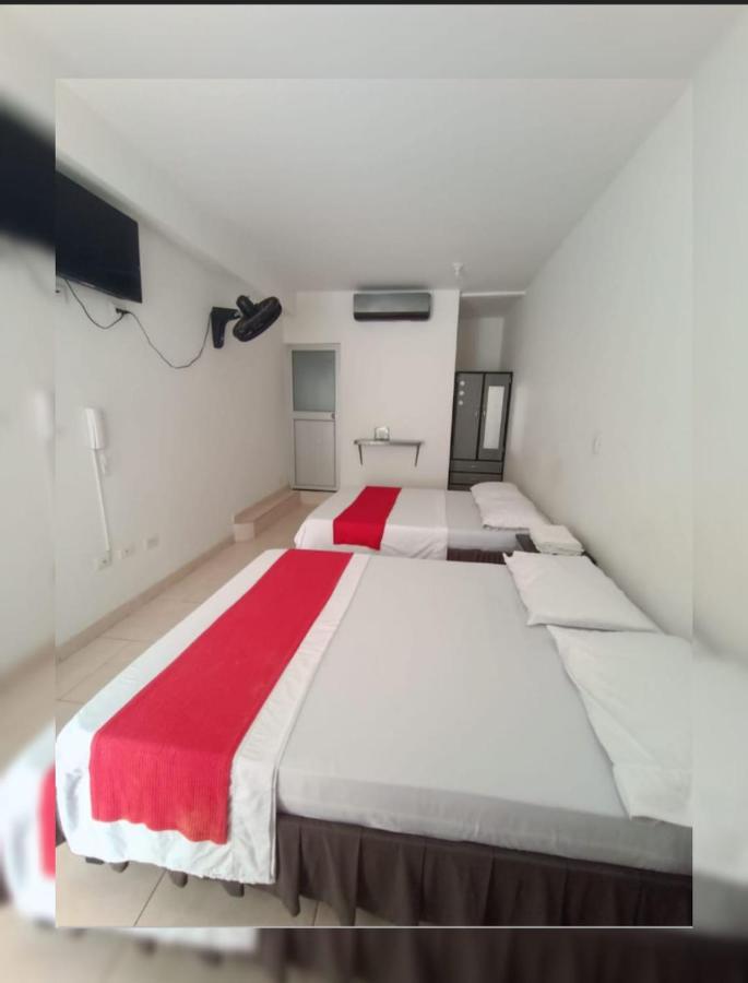 Hotel Gueicer กูกูตา ภายนอก รูปภาพ